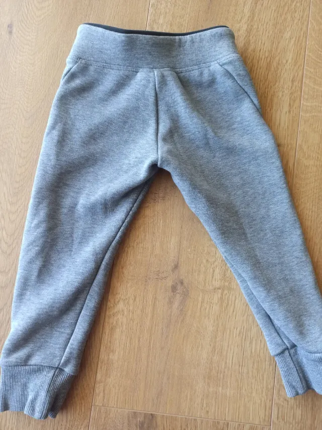 Conjunto chándal gris Decathlon T.12m