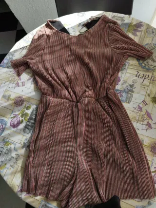 Mono corto mujer dorado y rojo