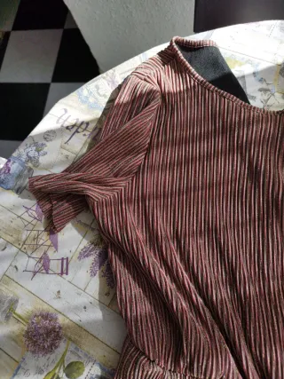 Mono corto mujer dorado y rojo