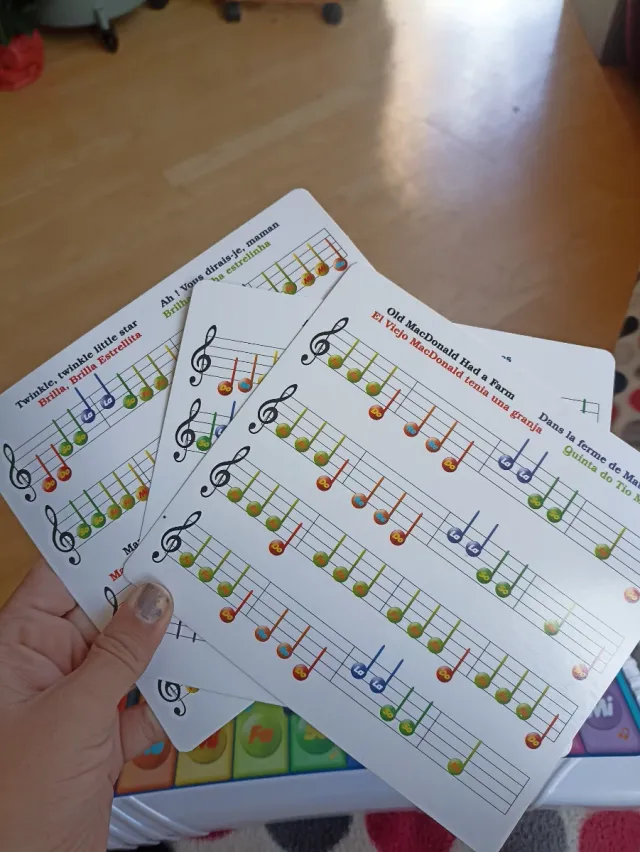 Teclado musical infantil con sonidos de animales