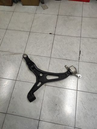 Brazo Suspensión Inferior Delantero Derecho Clase