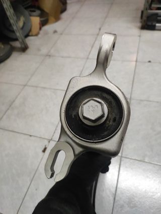 Brazo Suspensión Inferior Delantero Derecho Clase