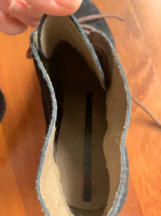 2 pares de botines (tallas 35 y 36)