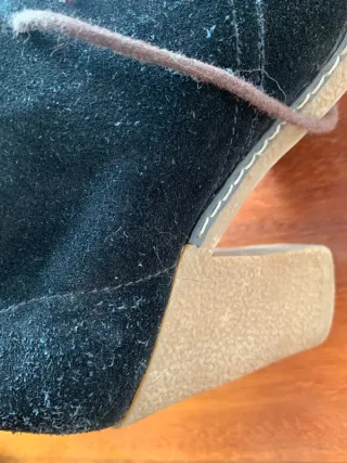 2 pares de botines (tallas 35 y 36)