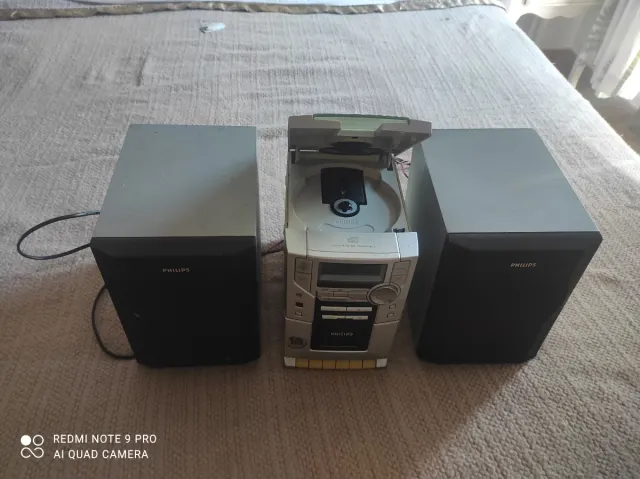 Minicadena Philips CD/Cassette Plata/Negro