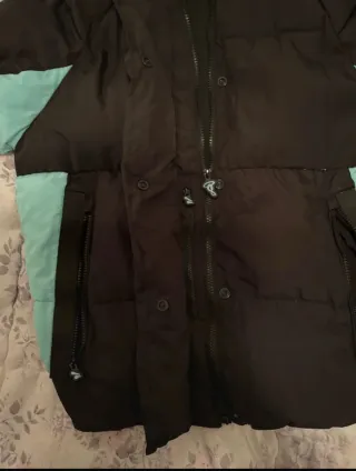 Abrigo Syna World Negro y Turquesa