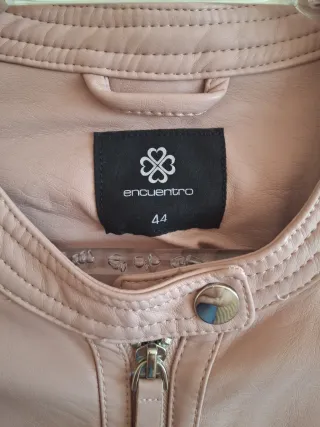Chaqueta polipiel rosa