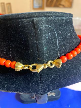 Collana corallo rosso e madreperla stile oro