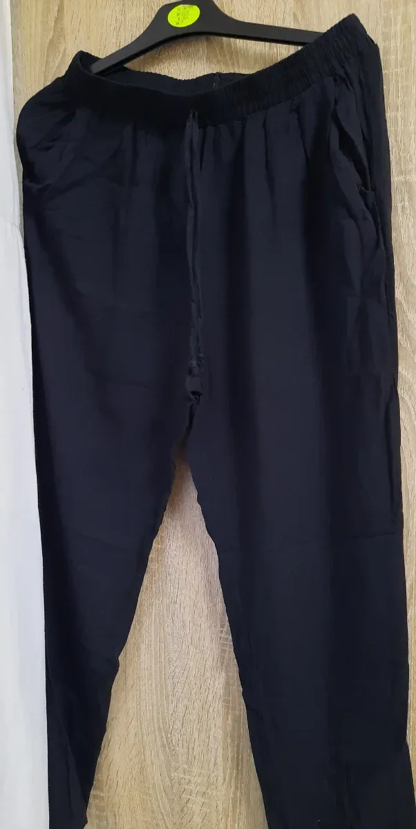 Pantalón negro fino Talla XL