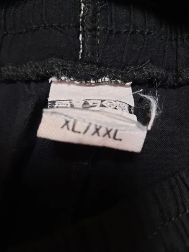 Pantalón negro fino Talla XL