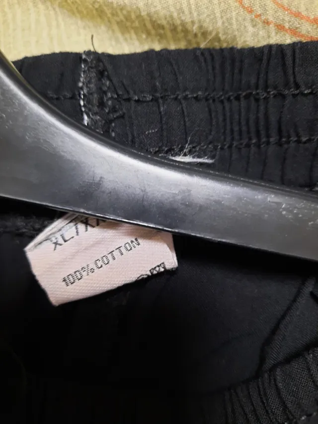 Pantalón negro fino Talla XL