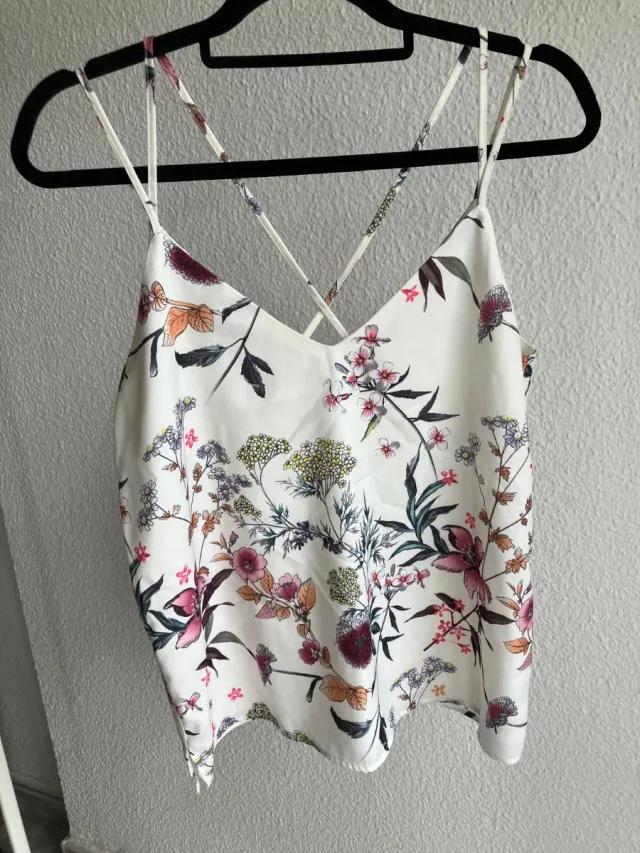 Top flores tirantes cruzados Talla M