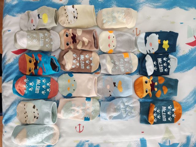 CALCETINES ANTIDESLIZANTES SIN ESTRENAR