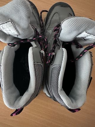 Botas de montaña niña talla 32
