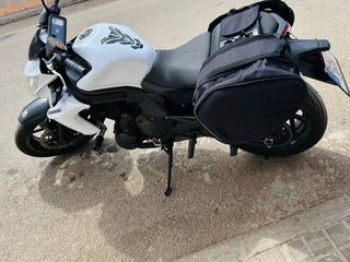 Moto Kawasaki ER6N 650