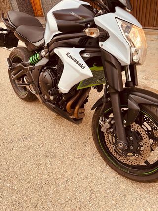 Moto Kawasaki ER6N 650