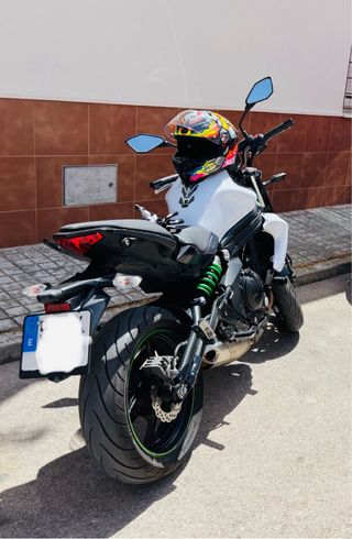 Moto Kawasaki ER6N 650