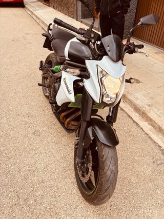 Moto Kawasaki ER6N 650