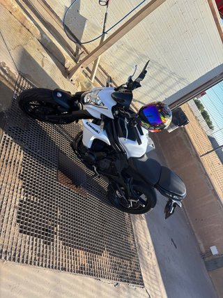 Moto Kawasaki ER6N 650