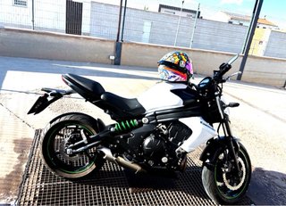 Moto Kawasaki ER6N 650