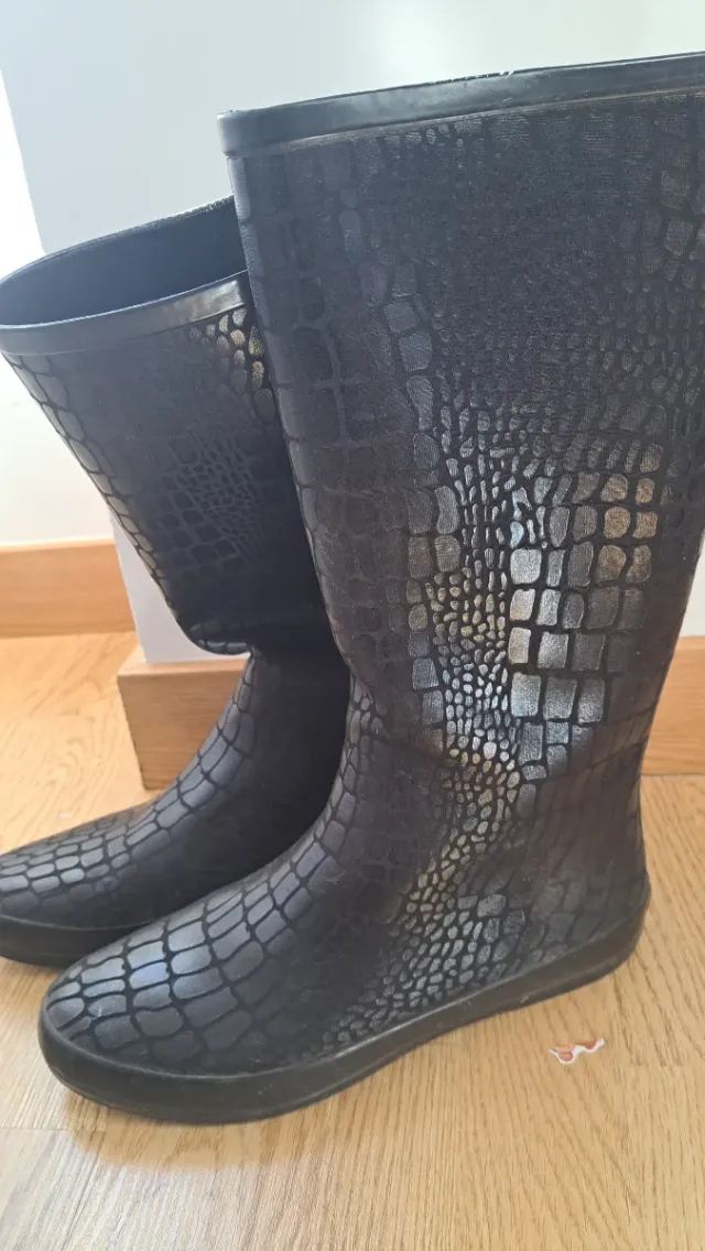 Botas de agua Mustang negras efecto piel