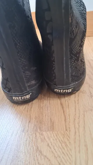 Botas de agua Mustang negras efecto piel