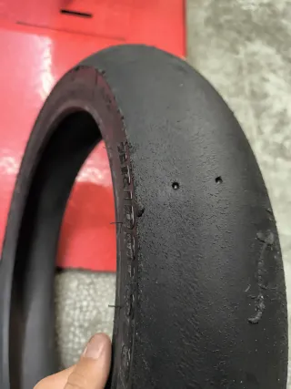 Neumático trasero Bridgestone Slicks moto 3