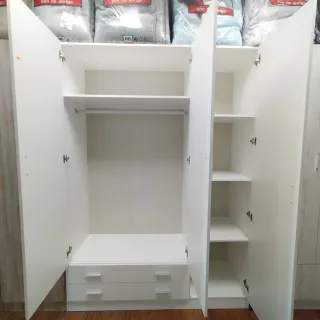 Armario 3 puertas blanco y madera