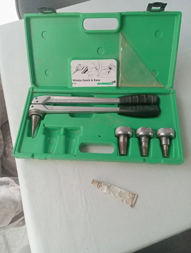 Máquina Wirsbo para tubo 16-20 y 25