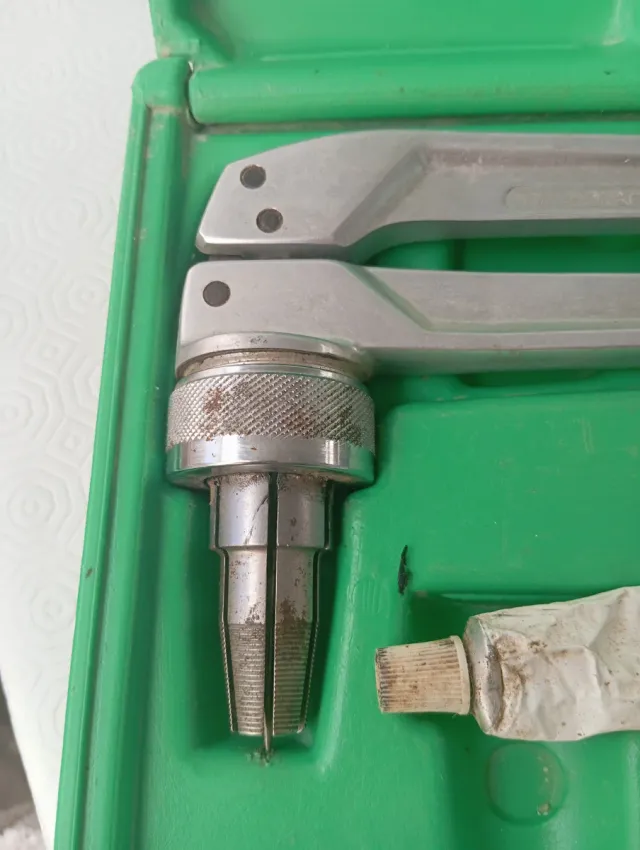 Máquina Wirsbo para tubo 16-20 y 25