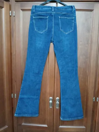 Vaqueros acampanados azul oscuro Talla 42