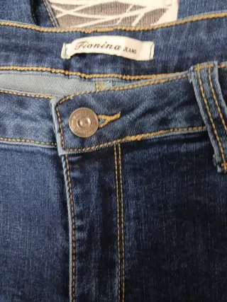 Vaqueros acampanados azul oscuro Talla 42