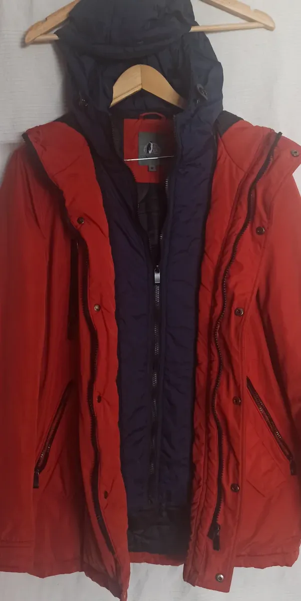 Abrigo teja con doble capucha