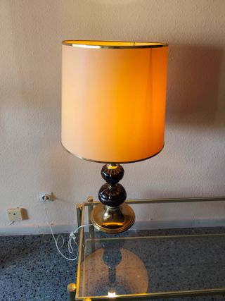 Lámpara Vintage con pie cerámico negro y dorado