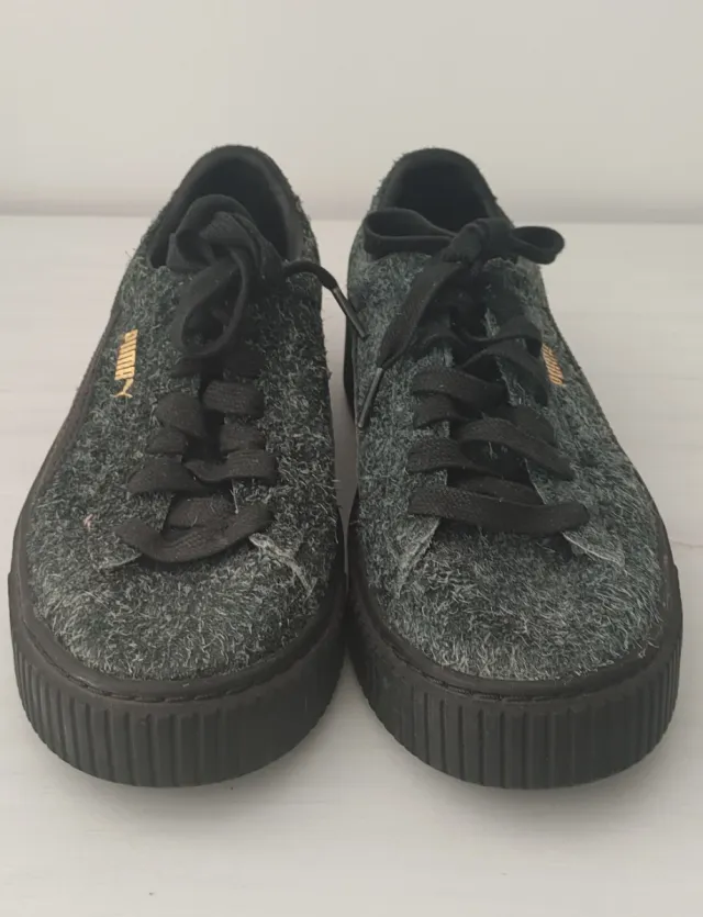 Zapatillas Puma grises y negras