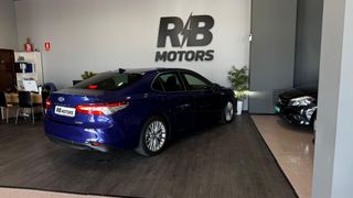 Toyota Camry 2.5 220H Advance