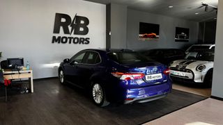 Toyota Camry 2.5 220H Advance