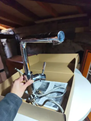 Grifo de cocina metálico