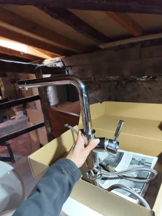 Grifo de cocina metálico