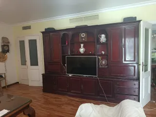 Armario de salón madera y cristal