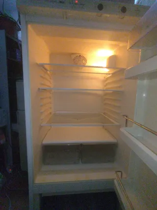 Nevera Bosch  160de alto x 059cm de Ancho