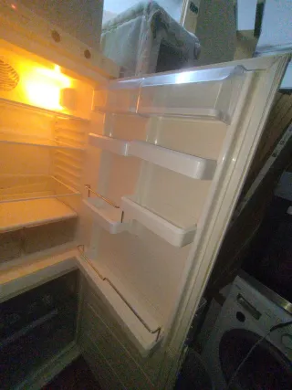 Nevera Bosch  160de alto x 059cm de Ancho