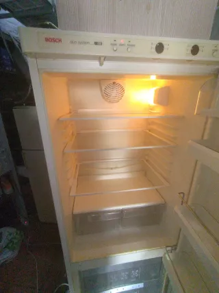 Nevera Bosch  160de alto x 059cm de Ancho
