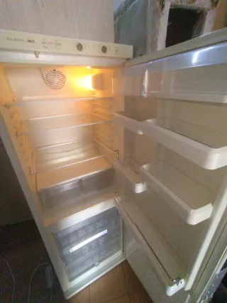 Nevera Bosch  160de alto x 059cm de Ancho