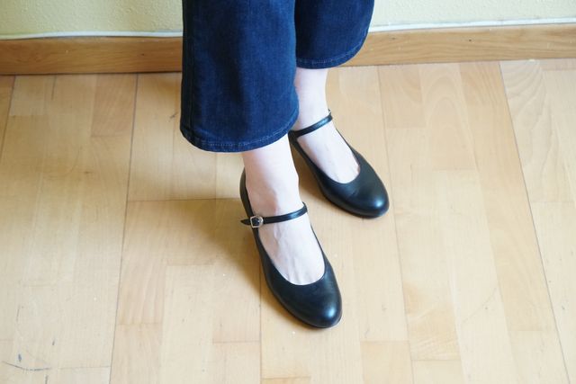 Zapatos sevillanas o flamenco negros sin chapa