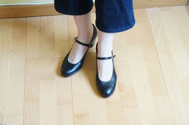 Zapatos sevillanas o flamenco negros sin chapa