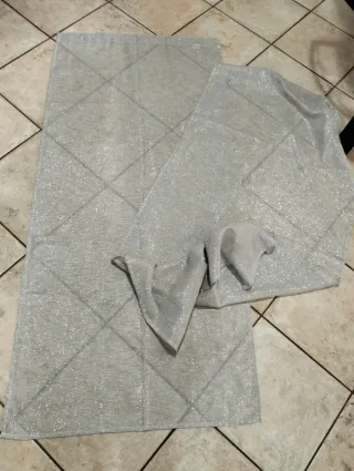 Tende grigie/argento con fili luminosi