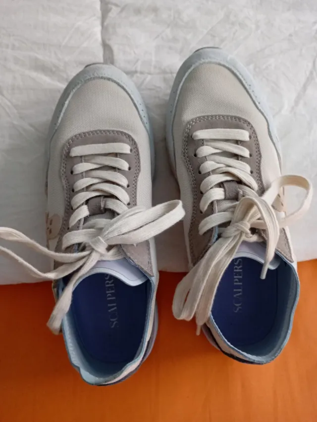 Zapatillas Scalpers Beige y Gris Talla 40