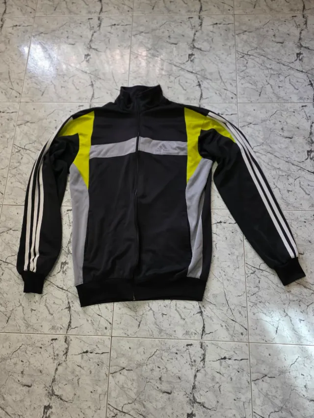 Chaqueta Adidas Negra y Amarilla