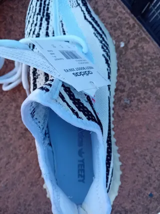 Adidas Yeezy Boost 350 V2 Zebra Talla  43